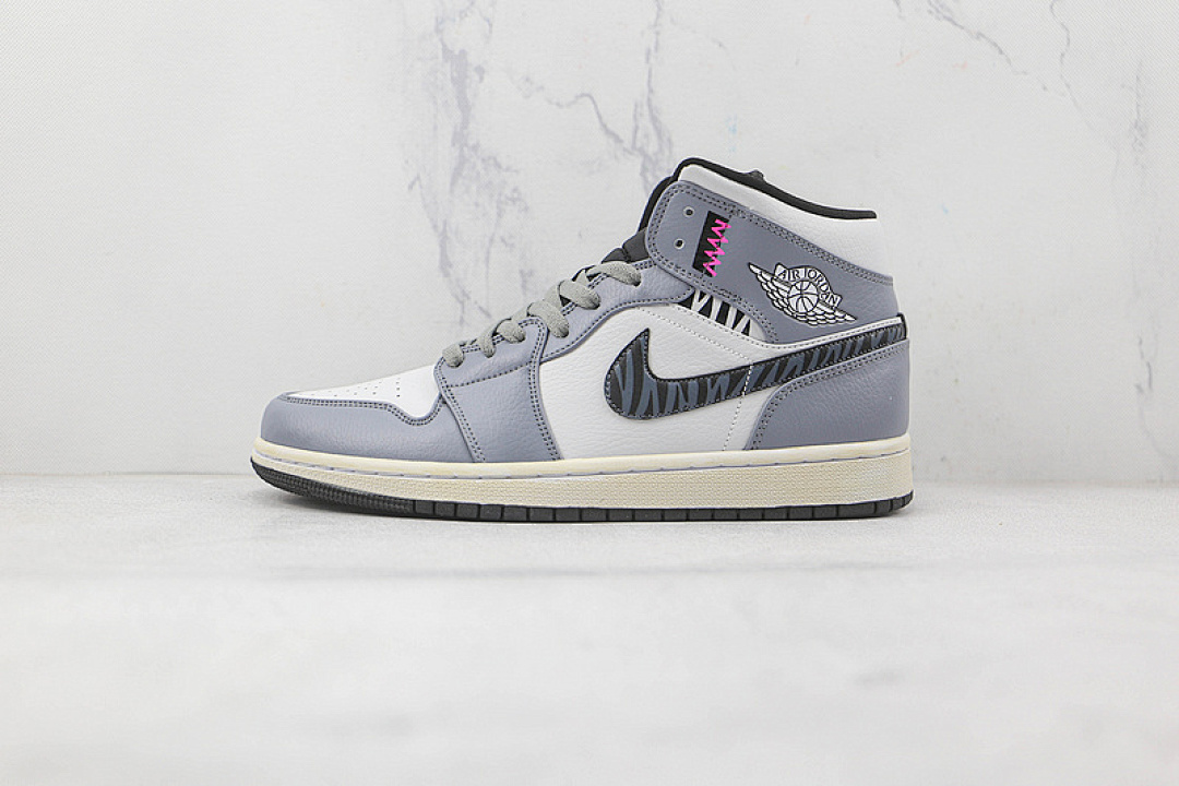 Jordan AIR Jordan 1 MID CNY WHITE/BLACK/LIGHT GREY · 554724-170, photo 1