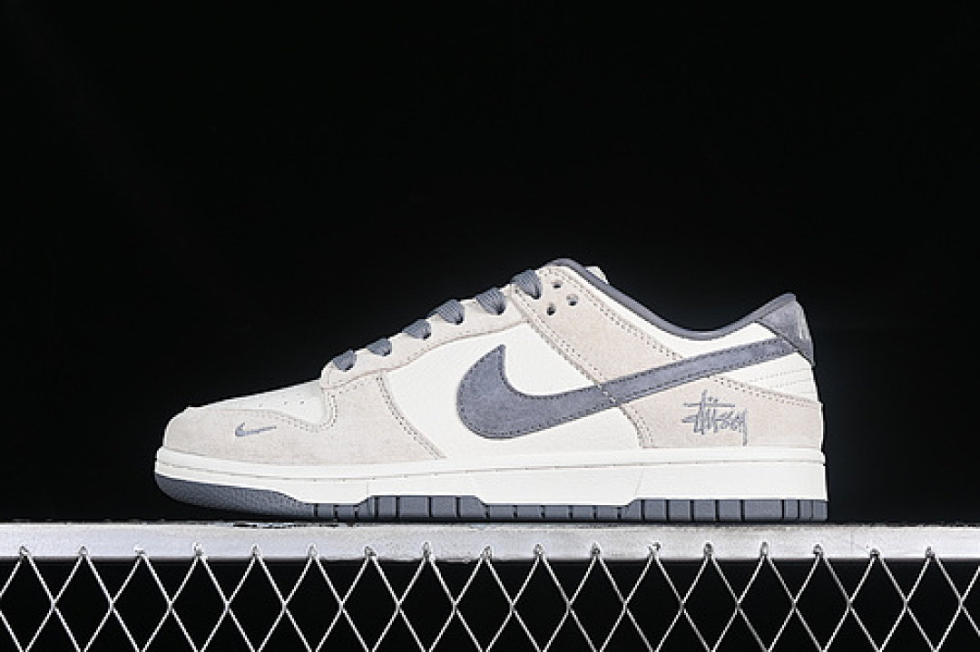 Stussy [FC1688-154]-[STUSSY SB DUNK LOW WHITE/GREY]-[WOMAN:36-39]-[MAN:40-45], photo 1