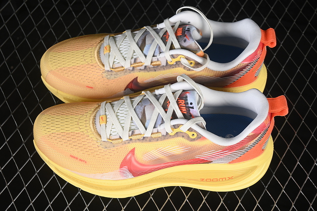 Nike [IH3576-999]-[VOMERO 18 SE MULTI-COLOR/VIVID SULFUR/DARK SULFUR/CLEAR]-[WOMAN:39]-[MAN:40-46] - Image 11