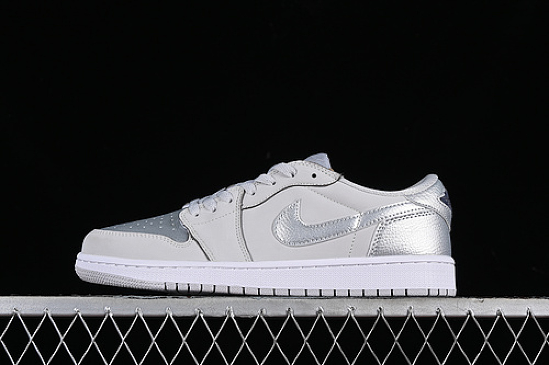 Jordan AIR Jordan 1 RETRO LOW NEUTRAL GREY/METALLIC SILVER/WHITE · CZ0790-002, photo 1