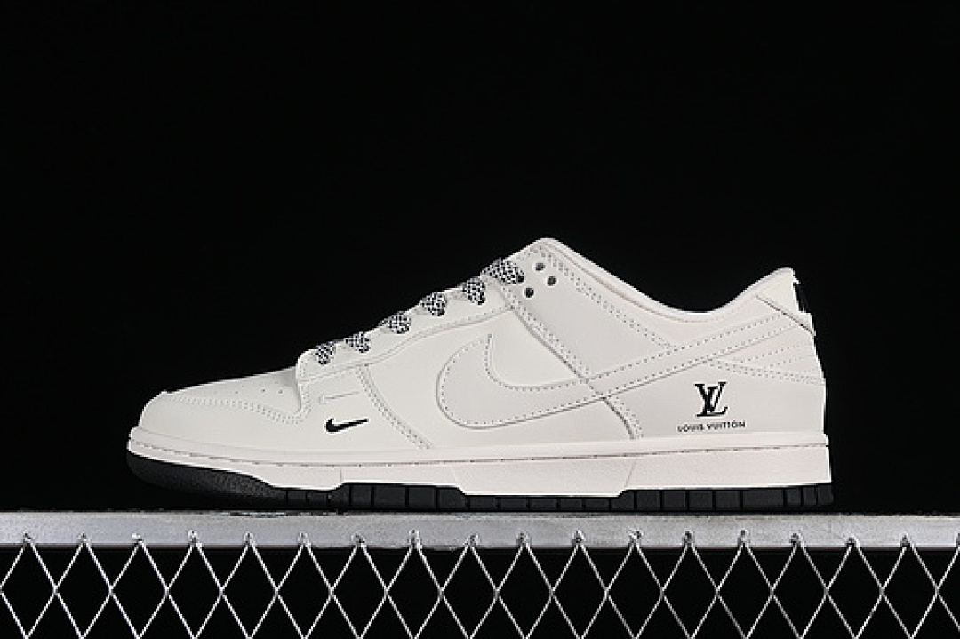 Unbranded [XX2025-307]-[SB DUNK LOW L*V WHITE/GREY/BLACK]-[WOMAN:36-39]-[MAN:40-45], photo 1
