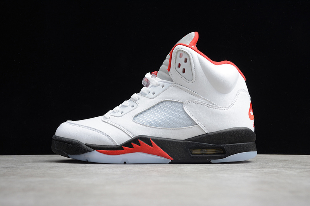 Jordan [DA1911-102]-[AIR JORDAN 5 RETRO FIRE RED SILVER TONGUE WHITE/BLACK-METALLIC, photo 1