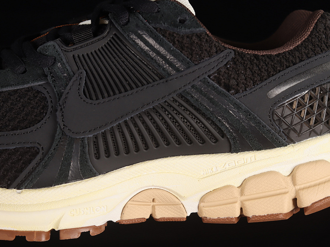 Nike [FD0533-010]-[ZOOM VOMERO 5 BLACK/BLACK/SESAME/COCONUT MILK]-[WOMAN:36-39]-[MAN:40-45] - Image 7