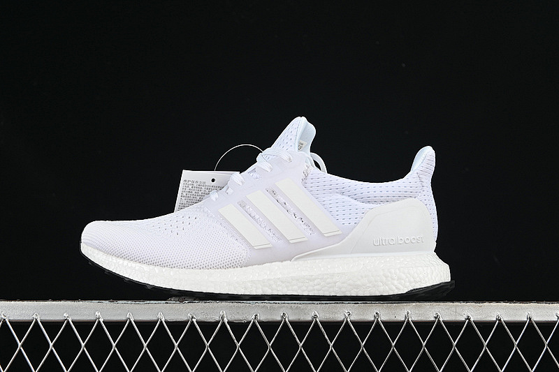 ULTRA BOOST 1.0 WHITE · HQ4202, photo 1