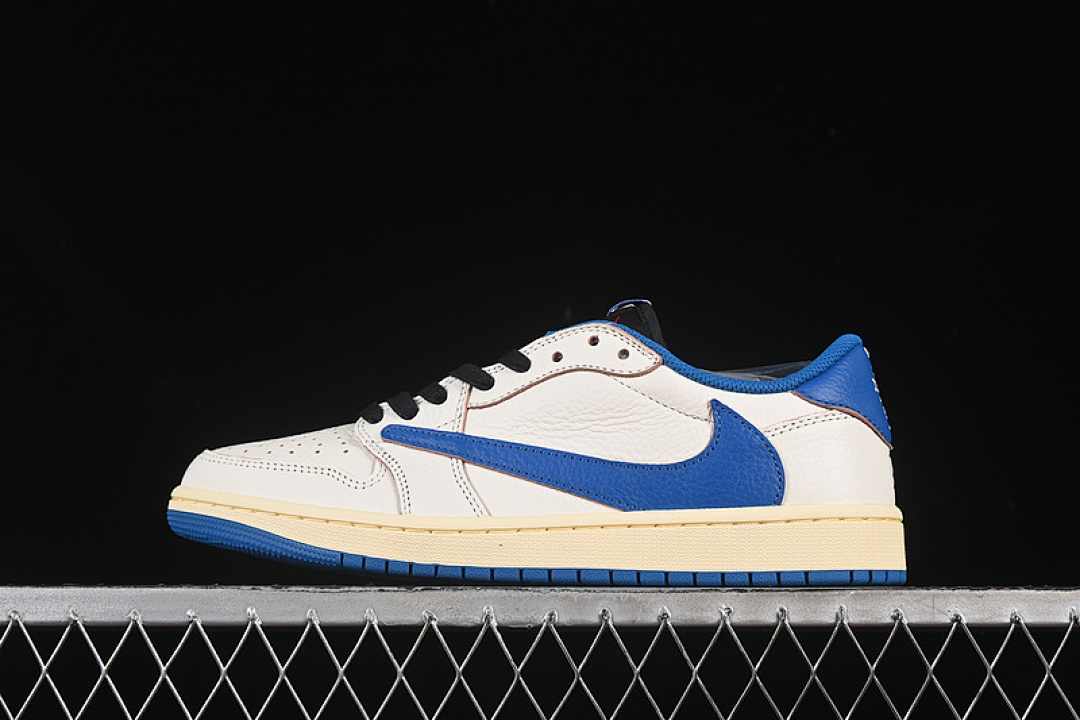 Jordan TRAVIS SCOTT X AIR Jordan 1 LOW OG SAIL/BLACK/MUSLIN/MILITARY BLUE · DM7866-104, photo 1