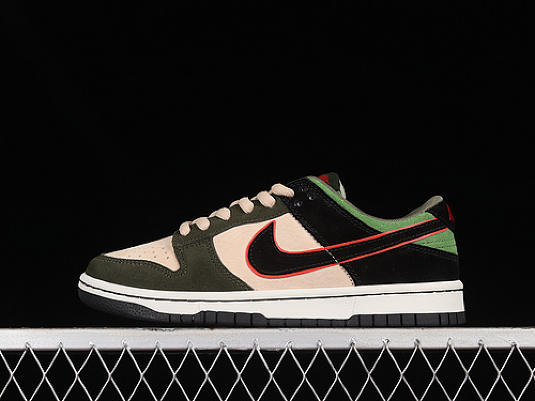 Nike OTOMO KATSUHIRO SB DUNK LOW STEAMBOY OST BLACK/GREEN/RED/WHITE · LF0039-025, photo 1