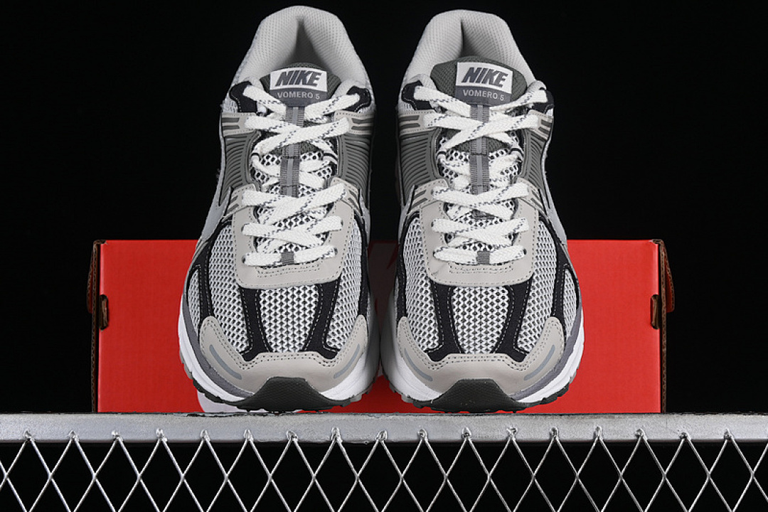 Nike [FD0791-012]-[ZOOM VOMERO 5 LIGHT IRON ORE/METALLIC SILVER/PHOTON DUST/FLATPEWTER/SUMMIT (WHITE]) - Image 13
