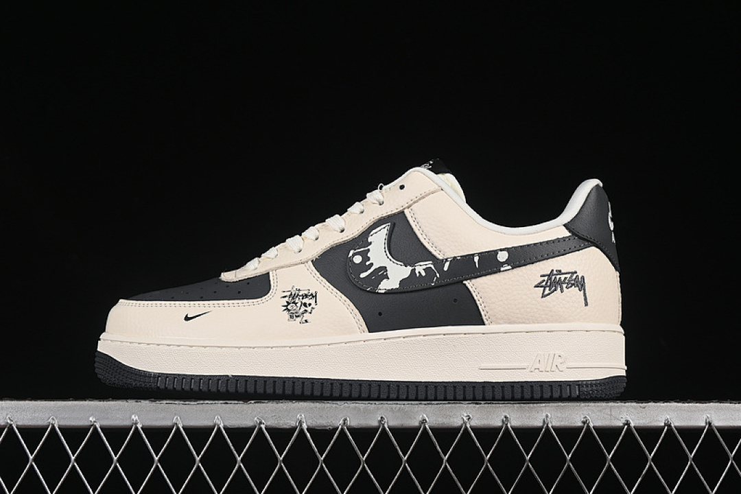 Nike Nike AIR FORCE 1 07 LOW WHITE/BLACK · DF0188-042, photo 1