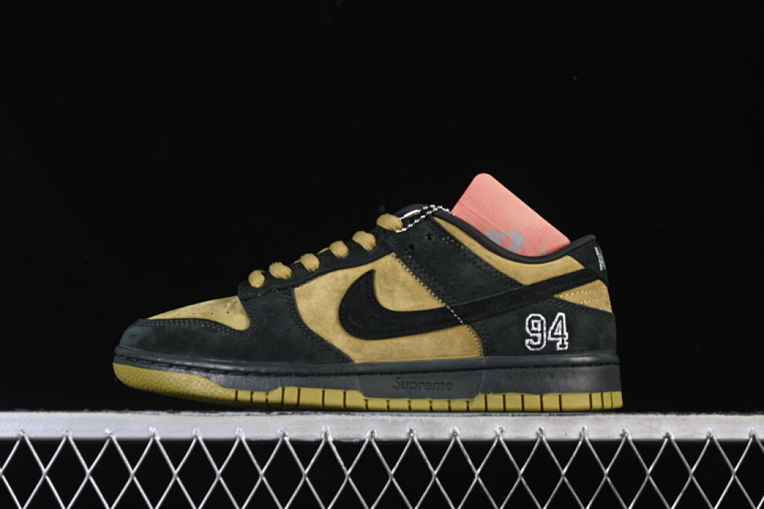 Supreme Nike SUPREME X DUNK LOW CASUAL SKATE SHOES GREEN/BLACK · HQ8487-300, photo 1