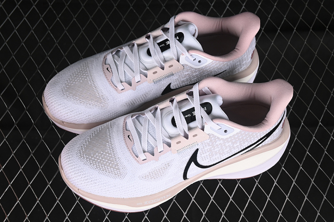 Nike [FB8502-010]-[AIR ZOOM VOMERO 17 PLATINUM VIOLET/WHITE/SMOKEY MAUVE/BLACK]-[WOMAN:36-39] - Image 11