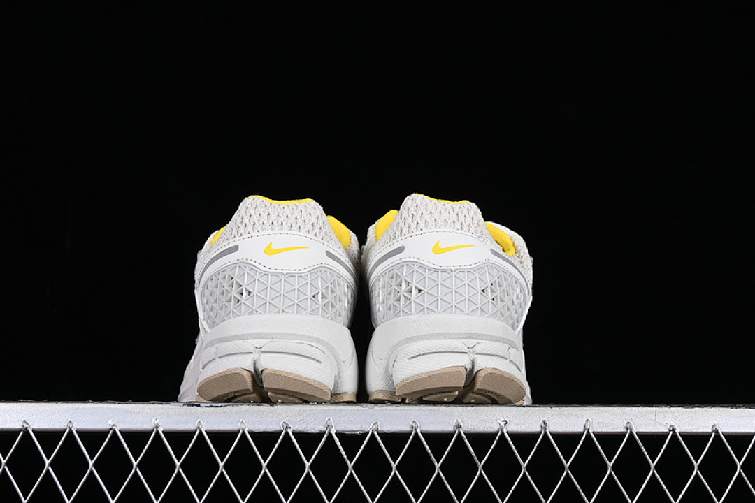 Nike [FJ7694-020]-[AIR ZOOM VOMERO 5 SP LIGHT BONE/SAIL/UNIVERSITY GOLD]-[WOMAN:36-39]-[MAN:40 - Image 13