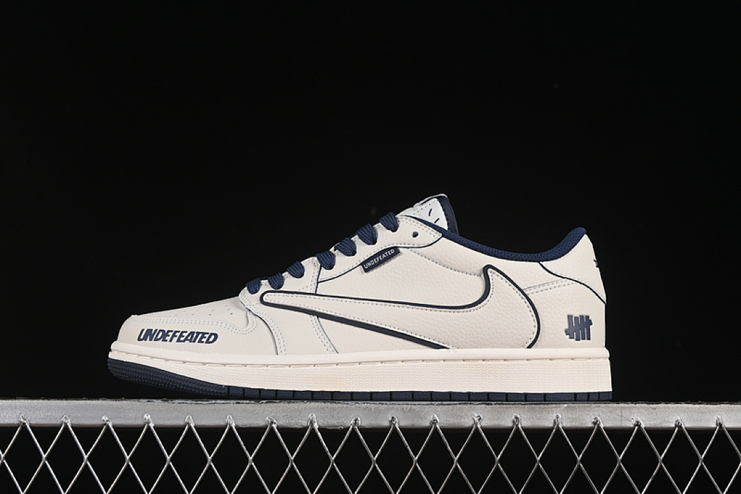 Jordan [DF1845-533]-[TRAVIS SCOTT X FRAGMENT DESIGN AIR JORDAN 1 LOW OG SP WHITE/BLACK]-[36-45], photo 1