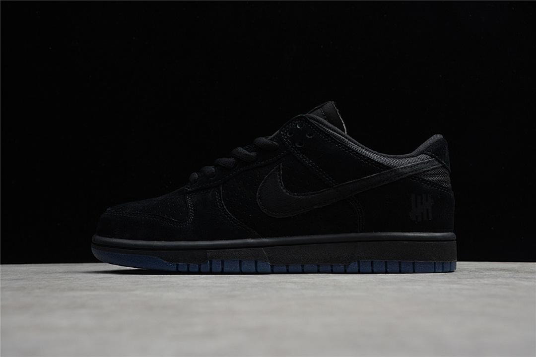 Undefeated [DO9329-001]-[UNDEFEATED X DUNK LOW VS AF1 BLACK/BLACK/BLACK]-[WOMAN:36-39]-[MAN:40-45], photo 1