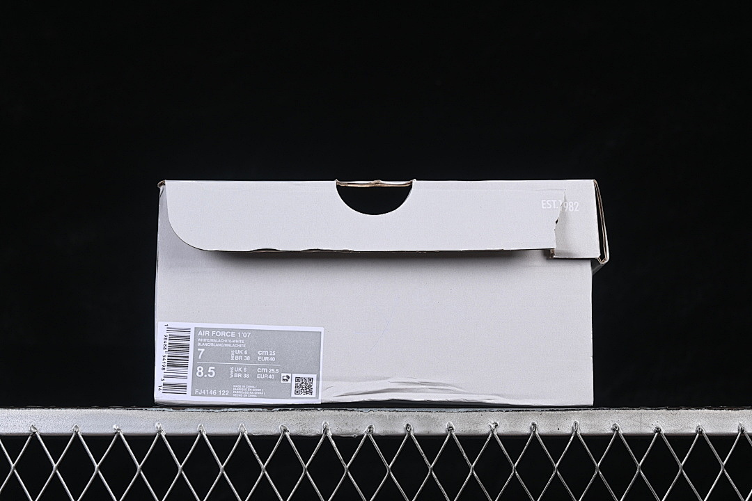 Nike [FJ4146-122]-[AIR FORCE 1 LOW 07 WHITE/WHITE/MALACHITE]-[WOMAN:36-39]-[MAN:40-45] - Image 12
