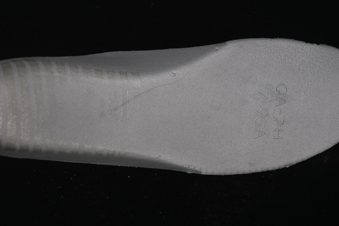 Nike [MZ9588-816]-[AIR FORCE 1 07 LOW CASUAL SNEAKERS DARK GRAY/WHITE]-[WOMAN:36-39]-[MAN:40-45] - Image 2