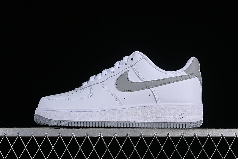 Nike Nike AIR FORCE 1 07 LOW WHITE/WHITE/LIGHT SMOKE GREY · FJ4146-100, photo 1