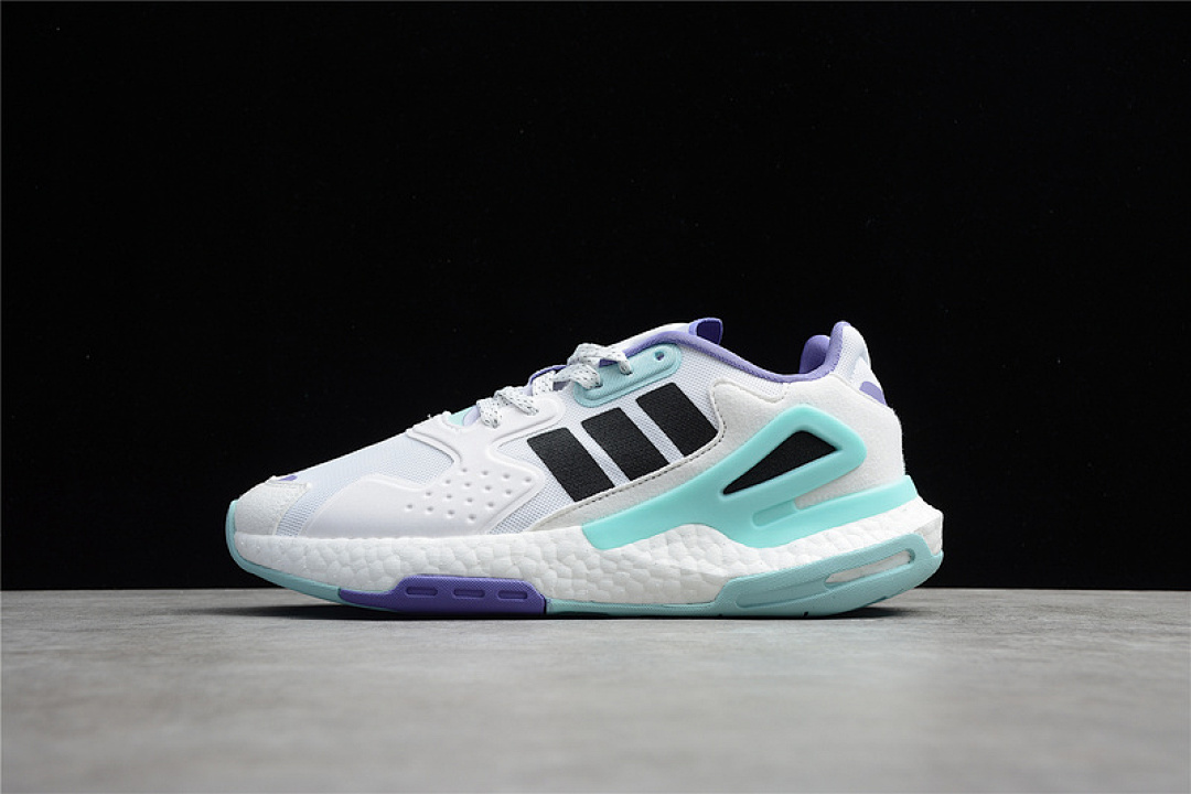 Unbranded [H03262]-[DAY JOGGER 2021 BOOST FOOTWEAR WHITE/CORE BLACK/HAZY GREEN]-[WOMAN:36-39]-[MAN:40-45], photo 1
