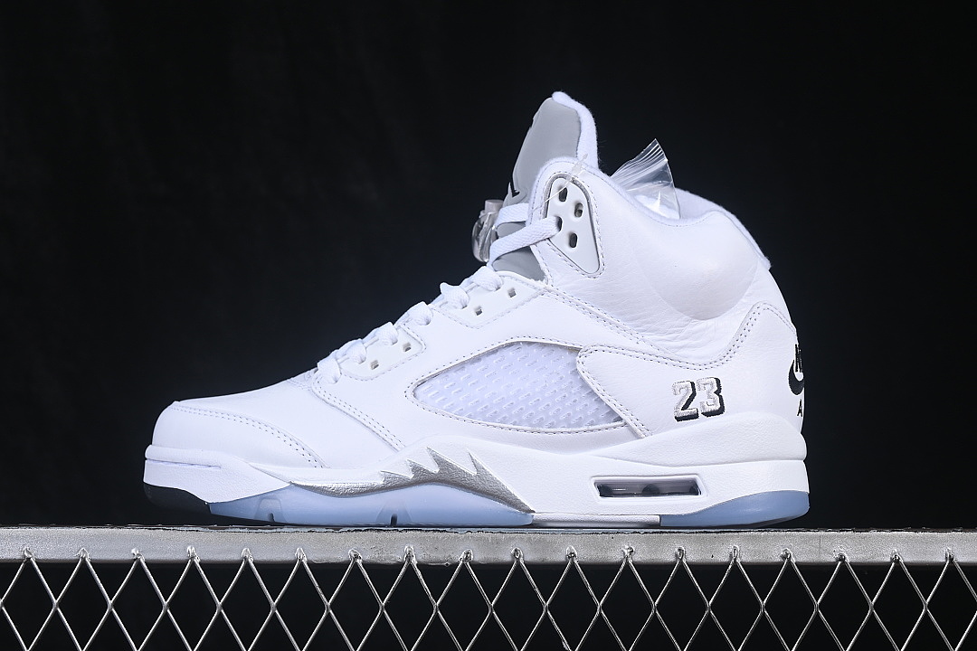 Air Jordan AIR Jordan 5 RETRO AJ5 BASKETBALL SHOES WHITE/WHITE · HQ7978-103, photo 1