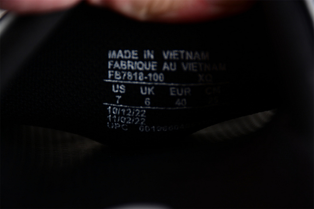 Nike [FB7818-100]-[AIR MORE UPTEMPO SLIDE WHITE/BLACK]-[WOMAN:36-39]-[MAN:40-45] - Image 4