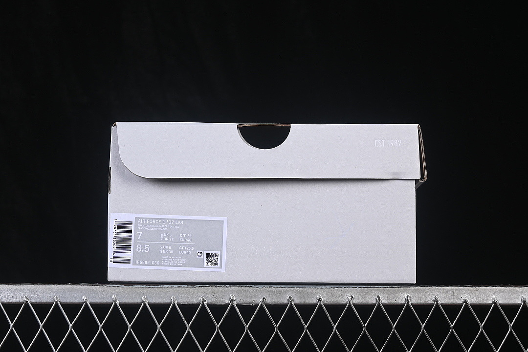 Nike [IR5896-030]-[AIR FORCE 1 07 LOW CASUAL SNEAKERS SILVER/GREEN]-[WOMAN:36-39]-[MAN:40-45] - Image 12