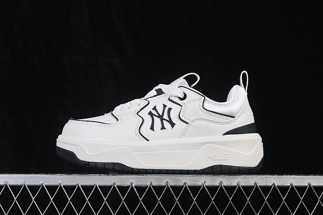 Unbranded [3ASXM096N50WHS]-[THICK-SOLED CASUAL RUNNING SHOES WHITE/BLACK]-[WOMAN:35-39]-[MAN:40-45], photo 1