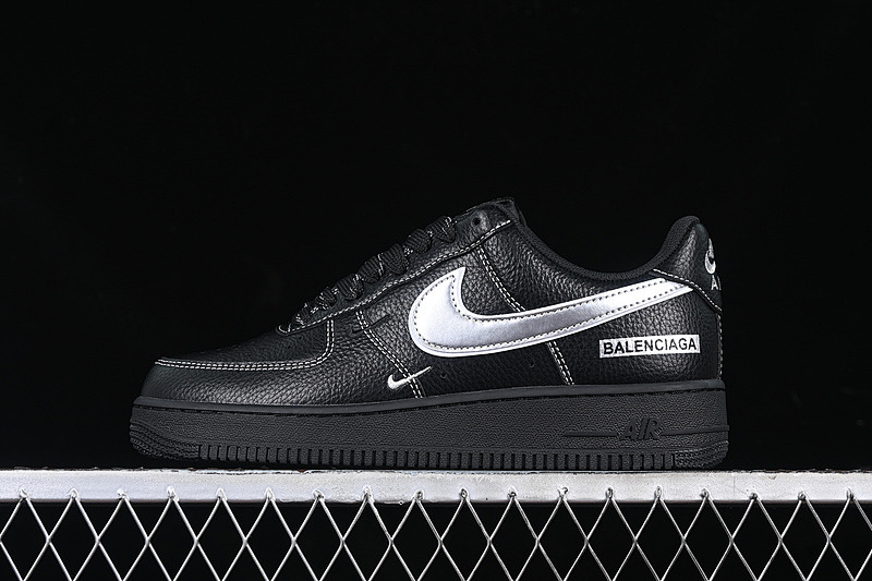 Nike Nike AIR FORCE 1 07 LOW SILVER/BLACK · CW2288-111, photo 1