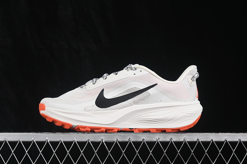 Nike Nike PEGASUS TRAIL RUNNING SHOES WHITE/ORANGE/BLACK · HV8116-103, photo 1