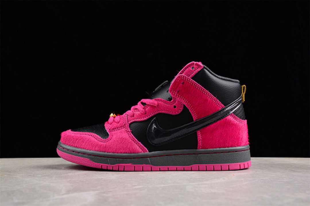 Unbranded [DX4356-600]-[RUN THE JEWELS SB DUNK LOW PINK/BLACK]-[WOMAN:36-39]-[MAN:40-47.5], photo 1