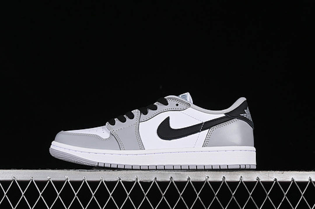 Jordan [CZ0790-110]-[AIR JORDAN 1 LOW OG WHITE/BLACK/WOLF GREY]-[MAN:40-47.5], photo 1