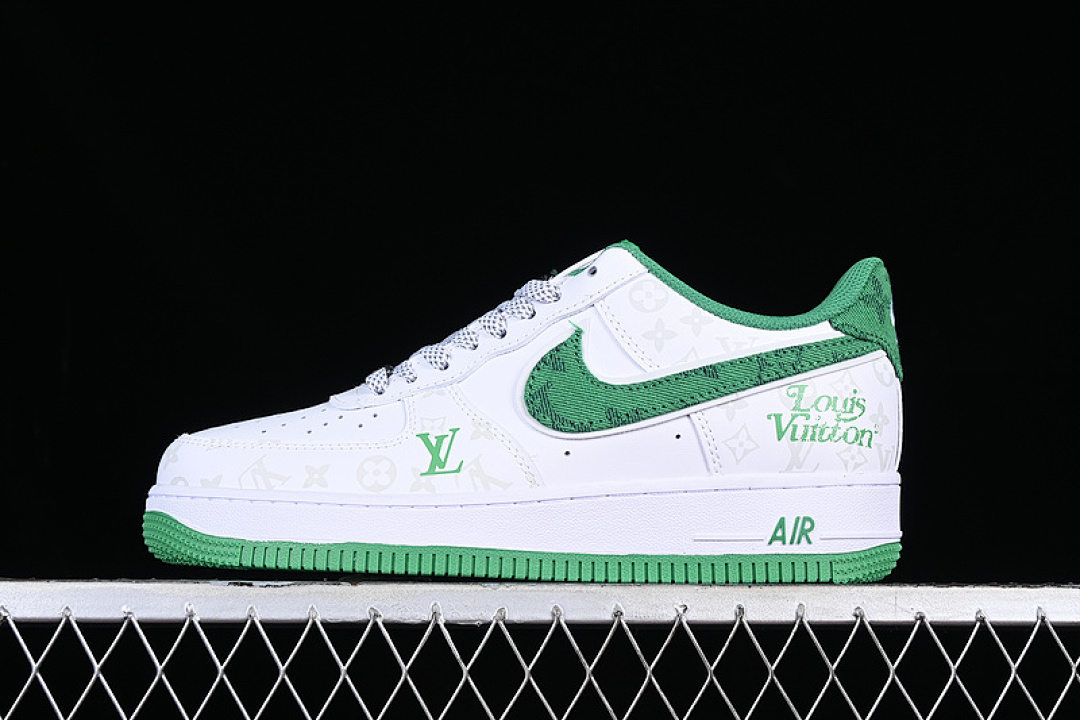 Nike Nike AIR FORCE 1 07 LOW WHITE/GREEN · CV0670-400, photo 1