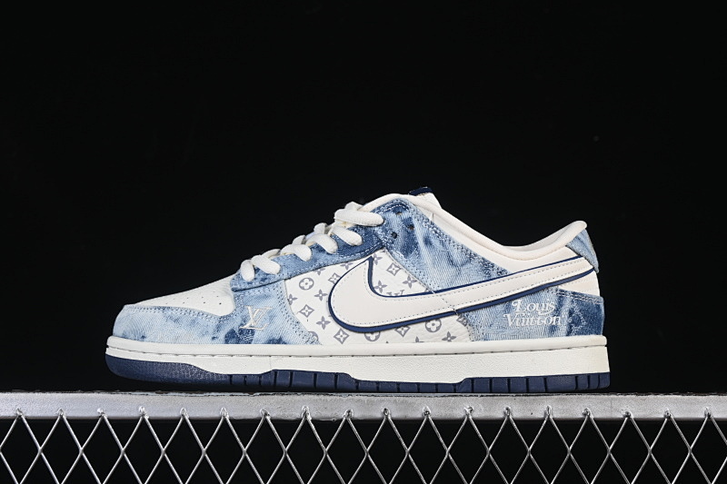 Nike DUNK LOW CASUAL SNEAKERS SKY BLUE/WHITE/KLEIN BLUE · YF9511-903, photo 1