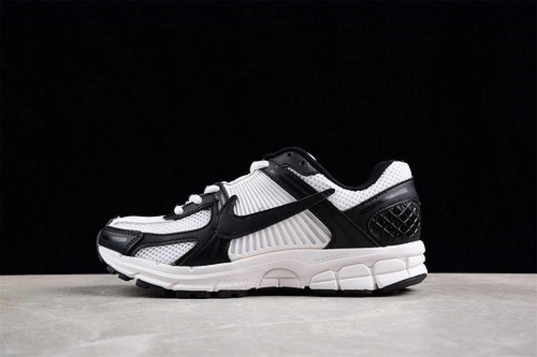 Nike [FD0533-088]-[ZOOM VOMERO 5 SP WHITE/BLACK]-[WOMAN:36-39]-[MAN:40-45], photo 1
