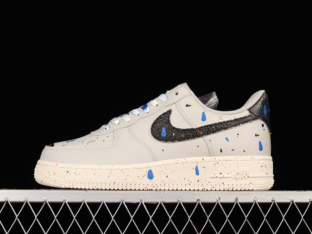 Nike [CZ0339-001]-[AIR FORCE 1 LOW 07 LV8 PAINT SPLATTER LIGHT BONE/BLACK/SAIL]-[UNISEX:36-45], photo 1