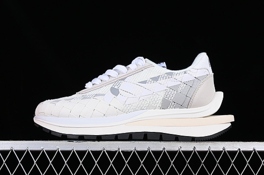 Sacai [DR5209-100]-[SACAI WOVEN 4.0 WHITE/GREY/SILVER]-[WOMAN:36-39]-[MAN:40-45], photo 1