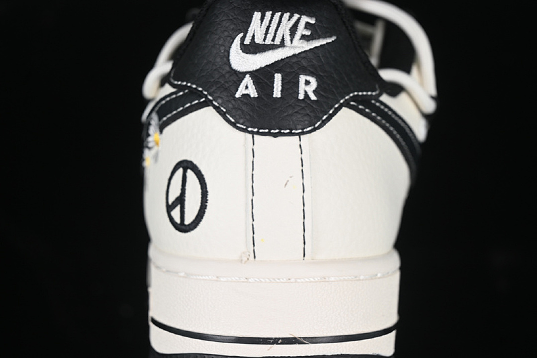 Nike [DM6688-012]-[AIR FORCE 1 07 LOW WHITE/BLACK]-[WOMAN:36-39]-[MAN:40-45] - Image 7