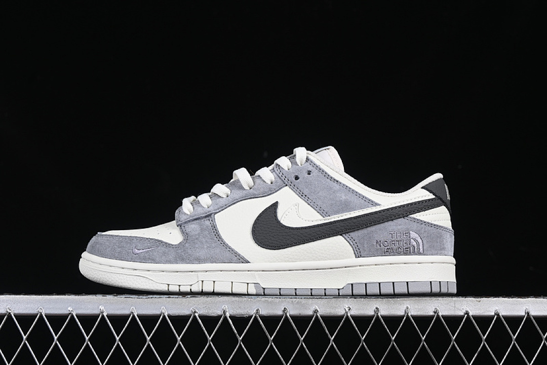 Nike Nike [DJ2024-067]-[SB DUNK LOW WHITE/GREY/BLACK]-[WOMAN:36-39]-[MAN:40-45], photo 1