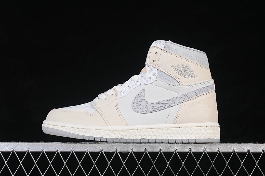 Jordan [IH4363-100]-[JORDAN 1 RETRO HIGH OG UNIVERSITY RED/COCONUT MILK]-[WOMAN:35.5-39]-[MAN:40-47.5], photo 1