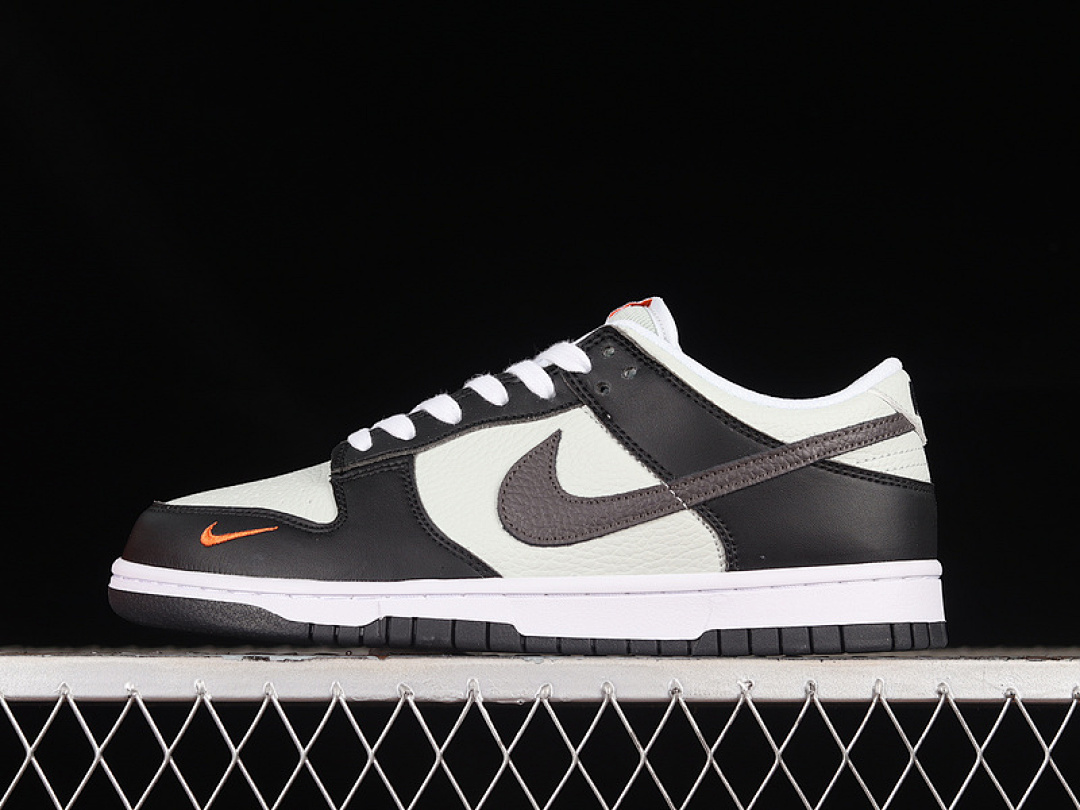 Unbranded [FN7808-001]-[DUNK LOW MINI SWOOSH BLACK/WHITE/TOTAL ORANGE]-[WOMAN:36-39]-[MAN:40-45], photo 1