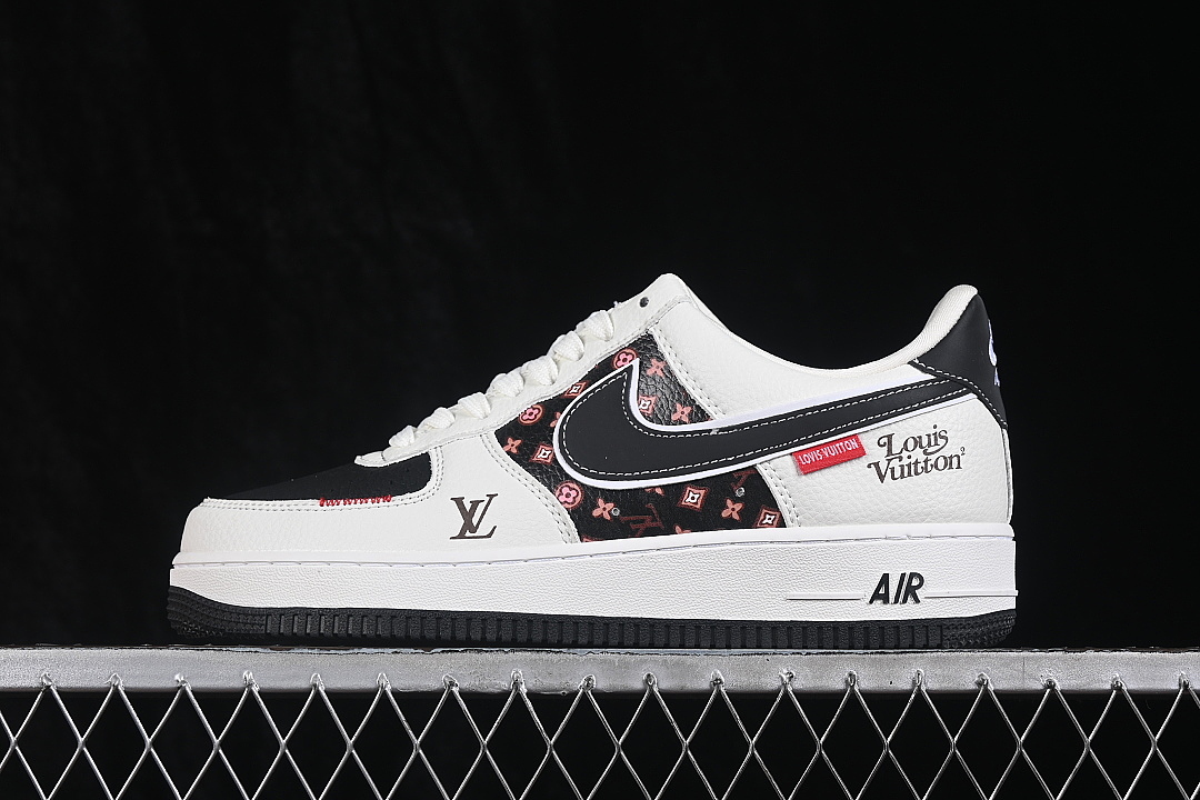 Nike Nike AIR FORCE 1 07 LOW CASUAL SNEAKERS BLACK/WHITE · WY0655-105, photo 1