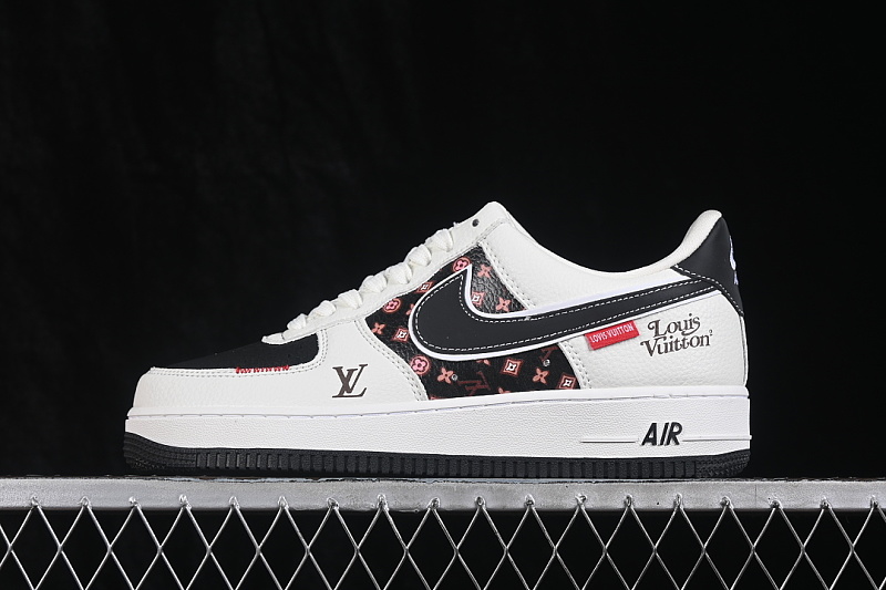 Nike Nike AIR FORCE 1 07 LOW CASUAL SNEAKERS BLACK/WHITE · WY0655-105, photo 1