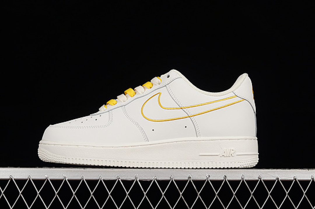 Nike Nike AIR FORCE 1 LOW 07 OFF WHITE/OFF WHITE/YELLOW · CL6326-168, photo 1