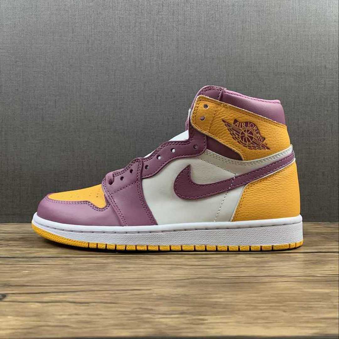 Jordan AIR Jordan 1 HIGH RETRO OG BROTHERHOOD GOLD/LIGHT BORDEAUX/WHITE · 555088-706, photo 1
