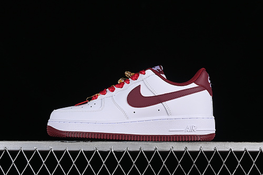 Nike Nike AIR FORCE 1 07 LOW WHITE/RED · FV5948-105, photo 1