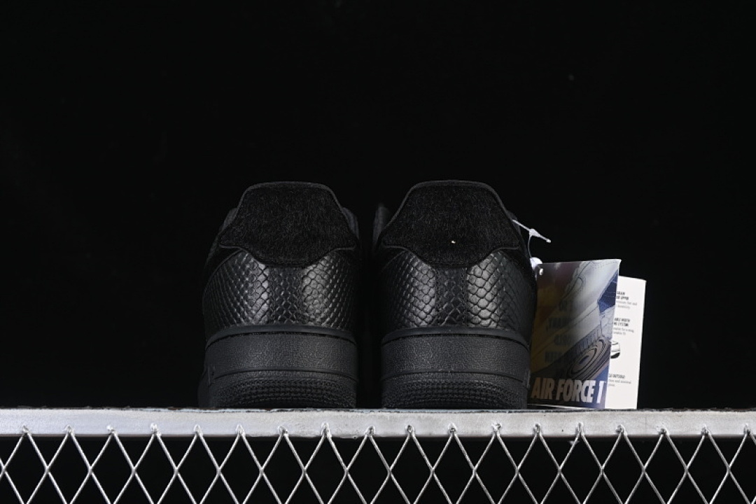 Nike [HQ1977-001]-[AIR FORCE 1 LOW 07 LX 3X CELEBRATION TRIPLE BLACK]-[WOMAN:36-39]-[MAN:40-45] - Image 14