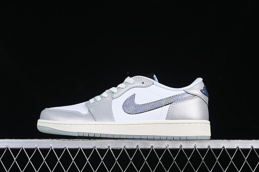 Jordan AIR Jordan 1 LOW YEAR OF THE SNAKE SUMMIT WHITE/SUMMIT WHITE/PHOTON DUST/GREEN · HF3144-100, photo 1