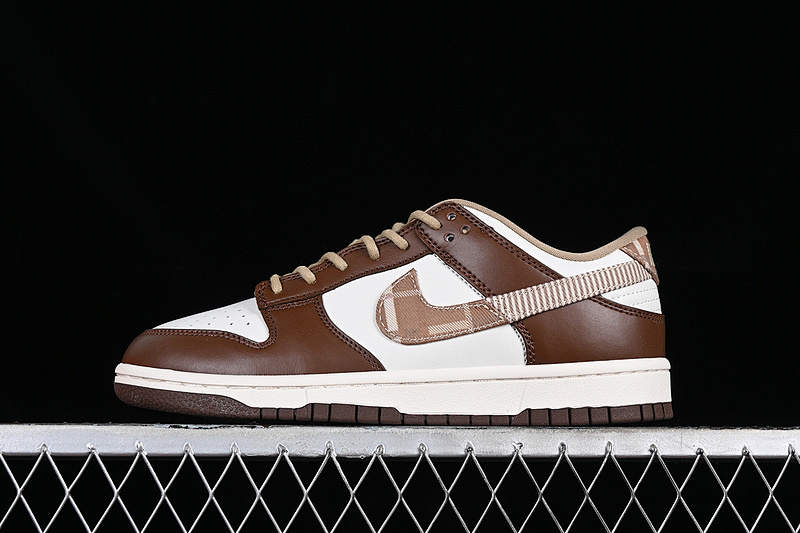 Nike DUNK LOW GS SAIL/MULTI-COLOR/CACAO WOW/METALLIC GOLD/KHAKI · FV3653-191, photo 1