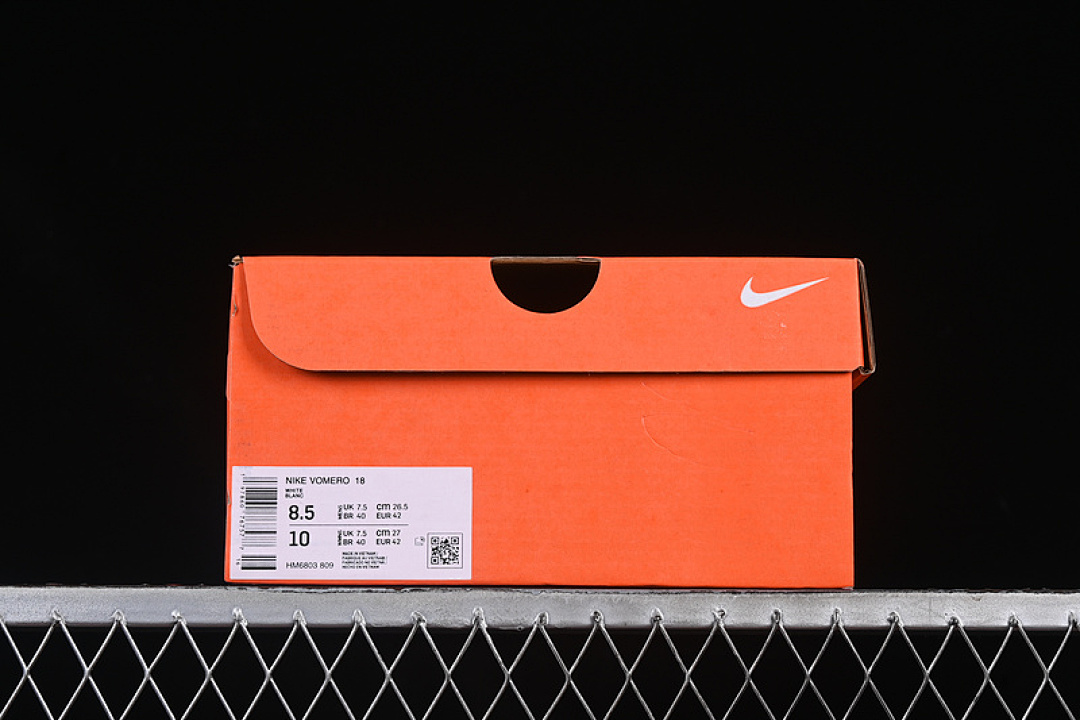 Nike [HM6803-809]-[AIR ZOOM VOMERO 18 WHITE/BLACK]-[WOMAN:36-39]-[MAN:40-46] - Image 12