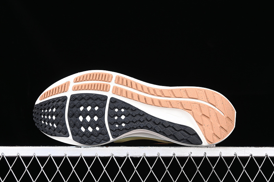 Nike [FQ6852-081]-[AIR ZOOM PEGASUS 40 WHITE/BLACK/YELLOW/ORANGE]-[MAN:39-46] - Image 15