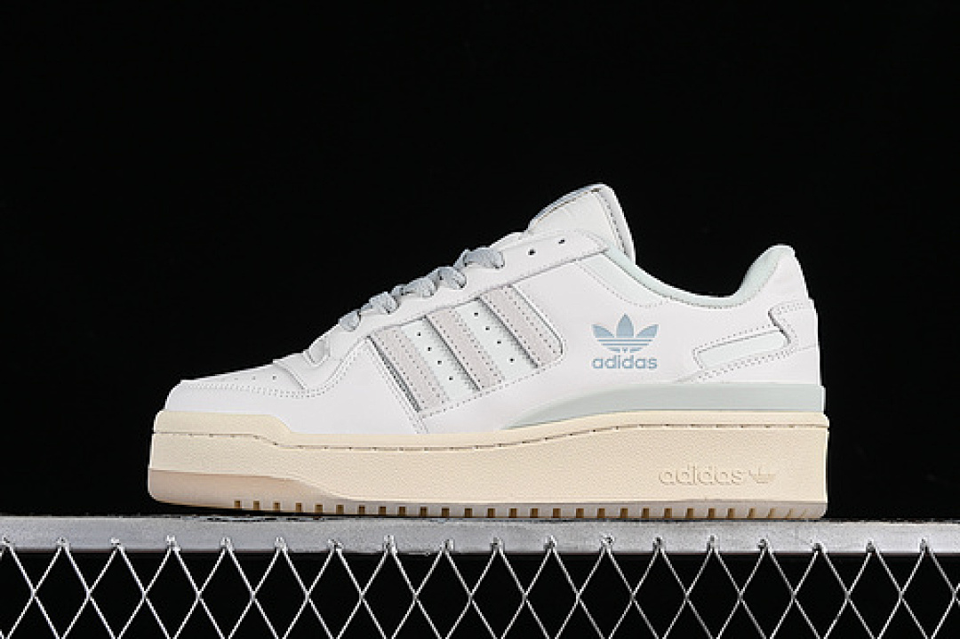FORUM 84 LOW BOLD STRIPES CLOUD WHITE/CRYSTAL JADE/WONDER SILVER · IG3973, photo 1