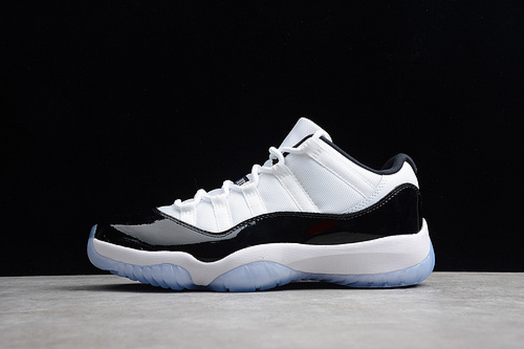 Jordan Jordan [528895-153]-[AIR 11 RETRO LOW WHITE/BLACK-CONCORD]-[MAN:40-46]-[OGHP00250], photo 1